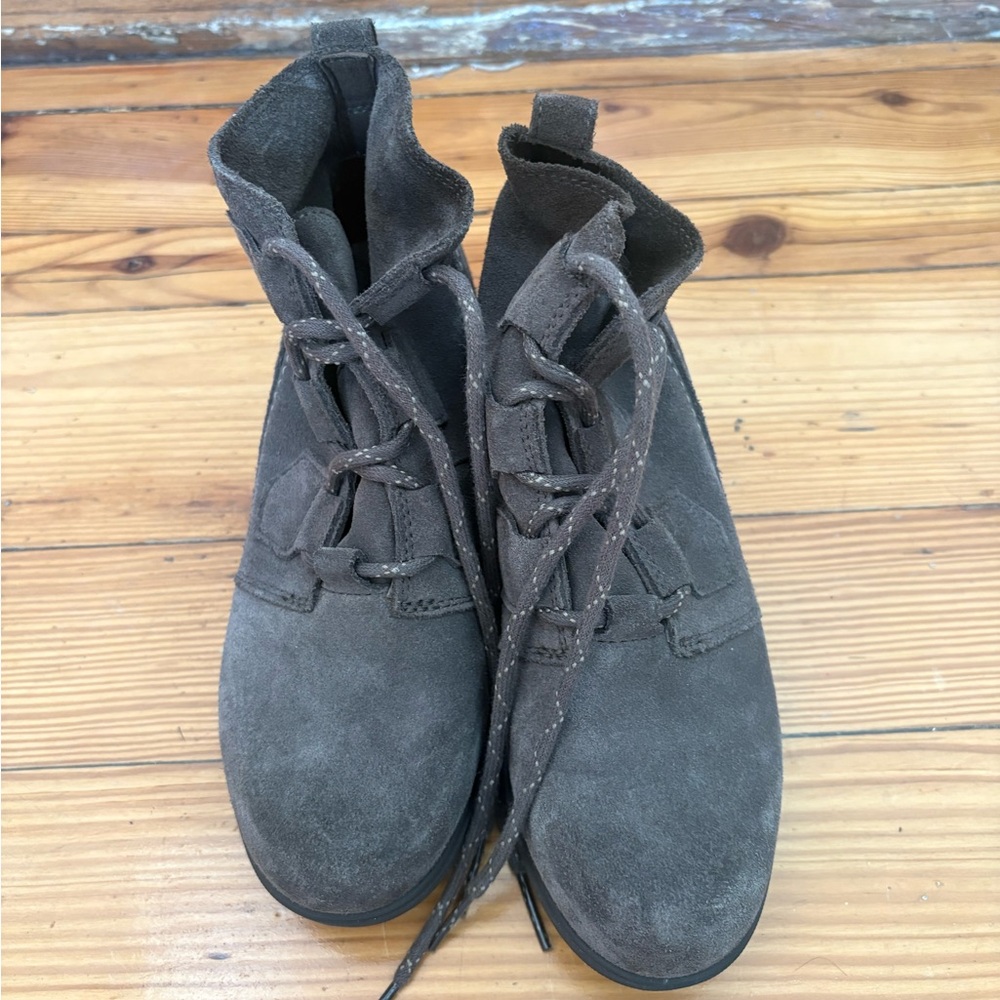 Sorel Women’s Charcoal Suede Wedge Boots
